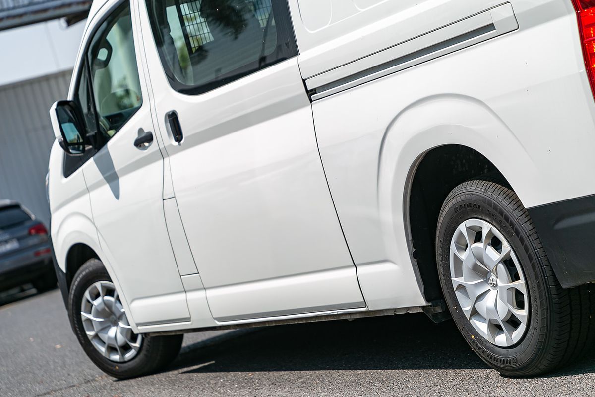 2021 Toyota HiAce