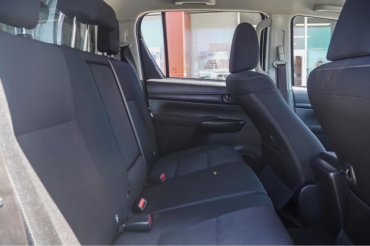 2018 Toyota Hilux SR GUN126R 4X4