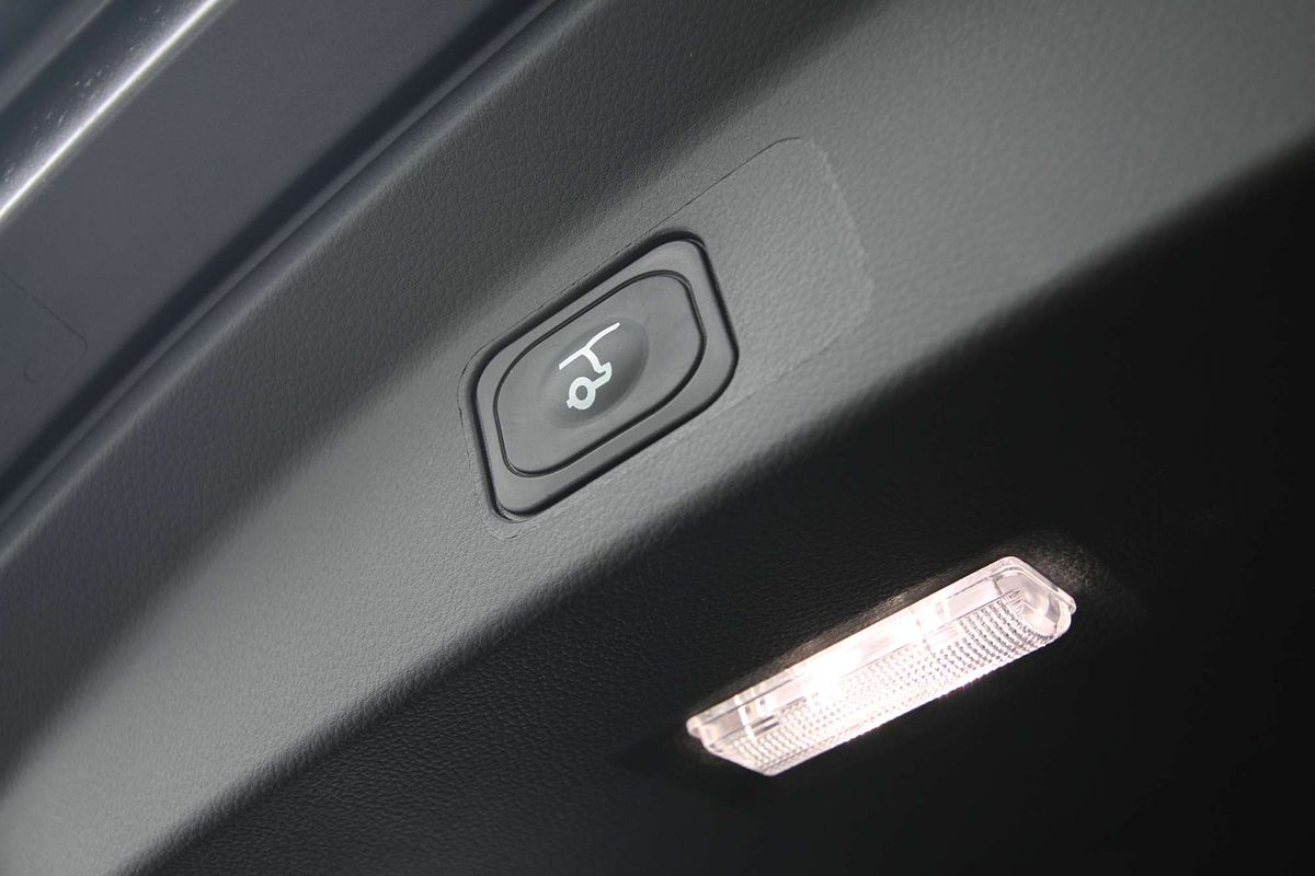 2024 Ford Everest Platinum