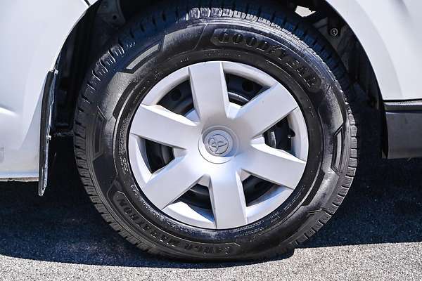 2017 Toyota Hiace Commuter KDH223R
