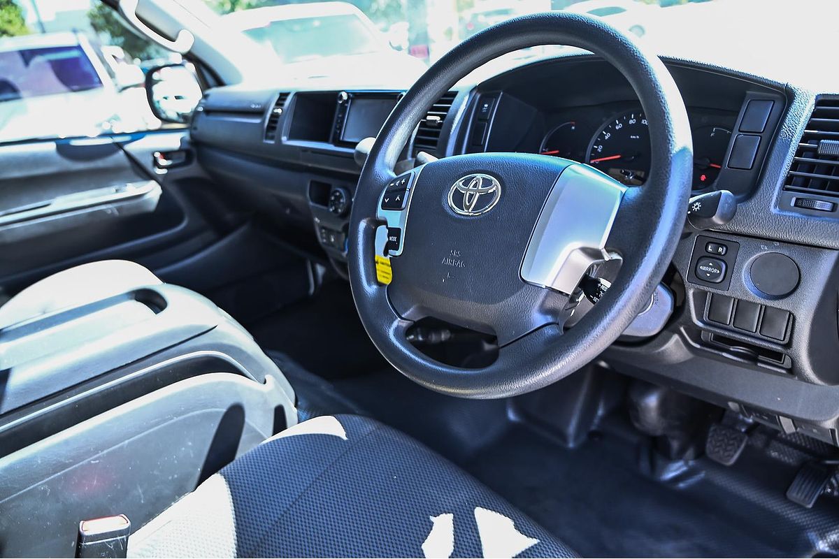 2017 Toyota Hiace Commuter KDH223R