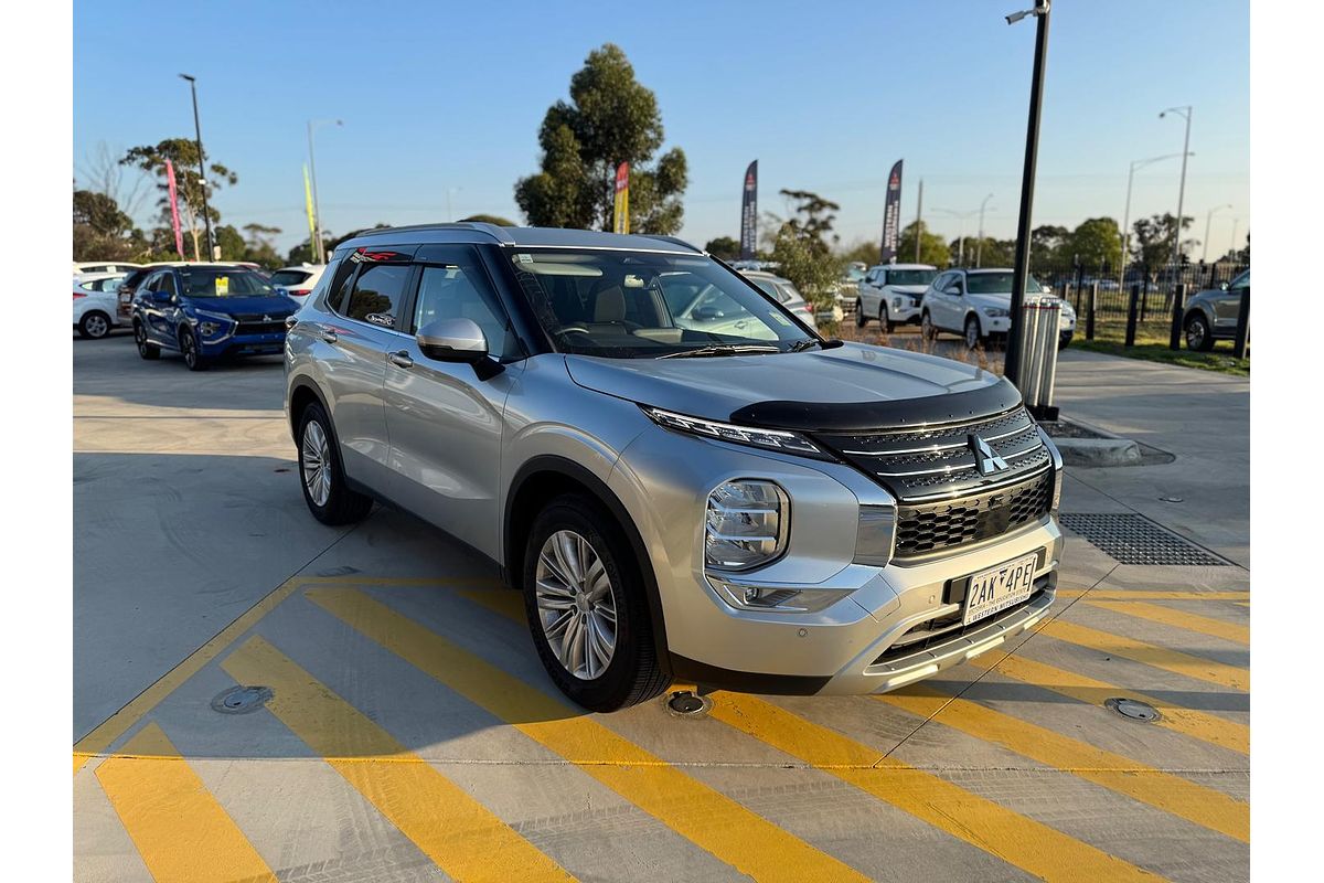 2024 Mitsubishi Outlander LS ZM
