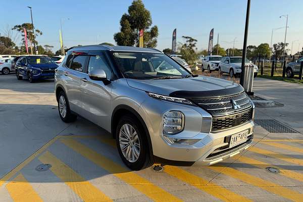 2024 Mitsubishi Outlander LS ZM