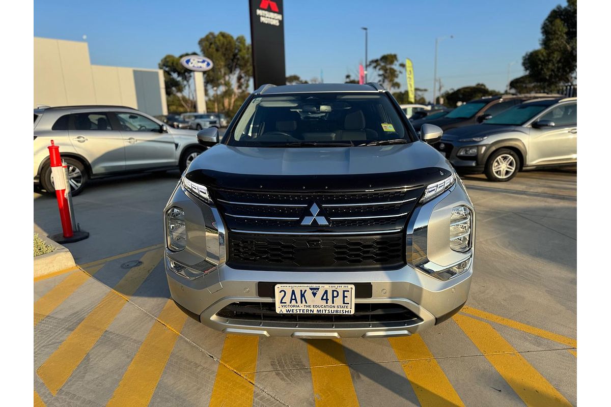 2024 Mitsubishi Outlander LS ZM