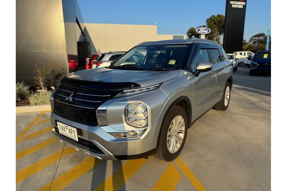 2024 Mitsubishi Outlander LS ZM