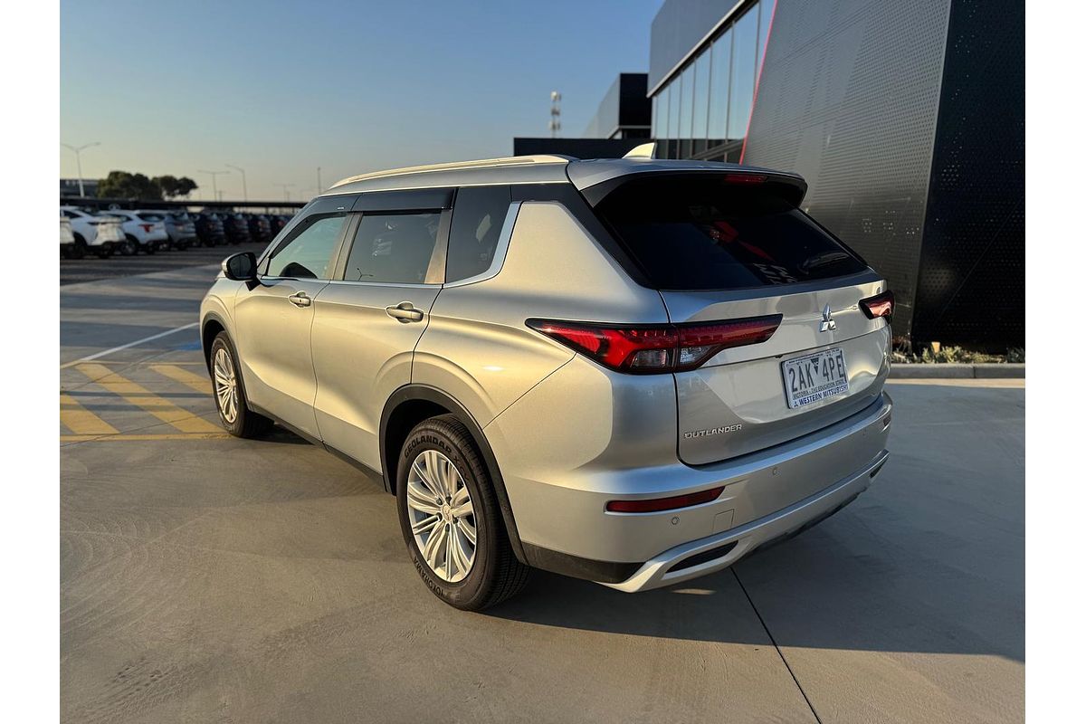 2024 Mitsubishi Outlander LS ZM