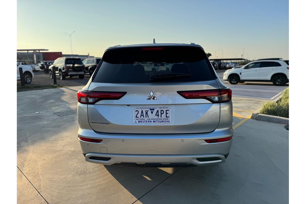 2024 Mitsubishi Outlander LS ZM