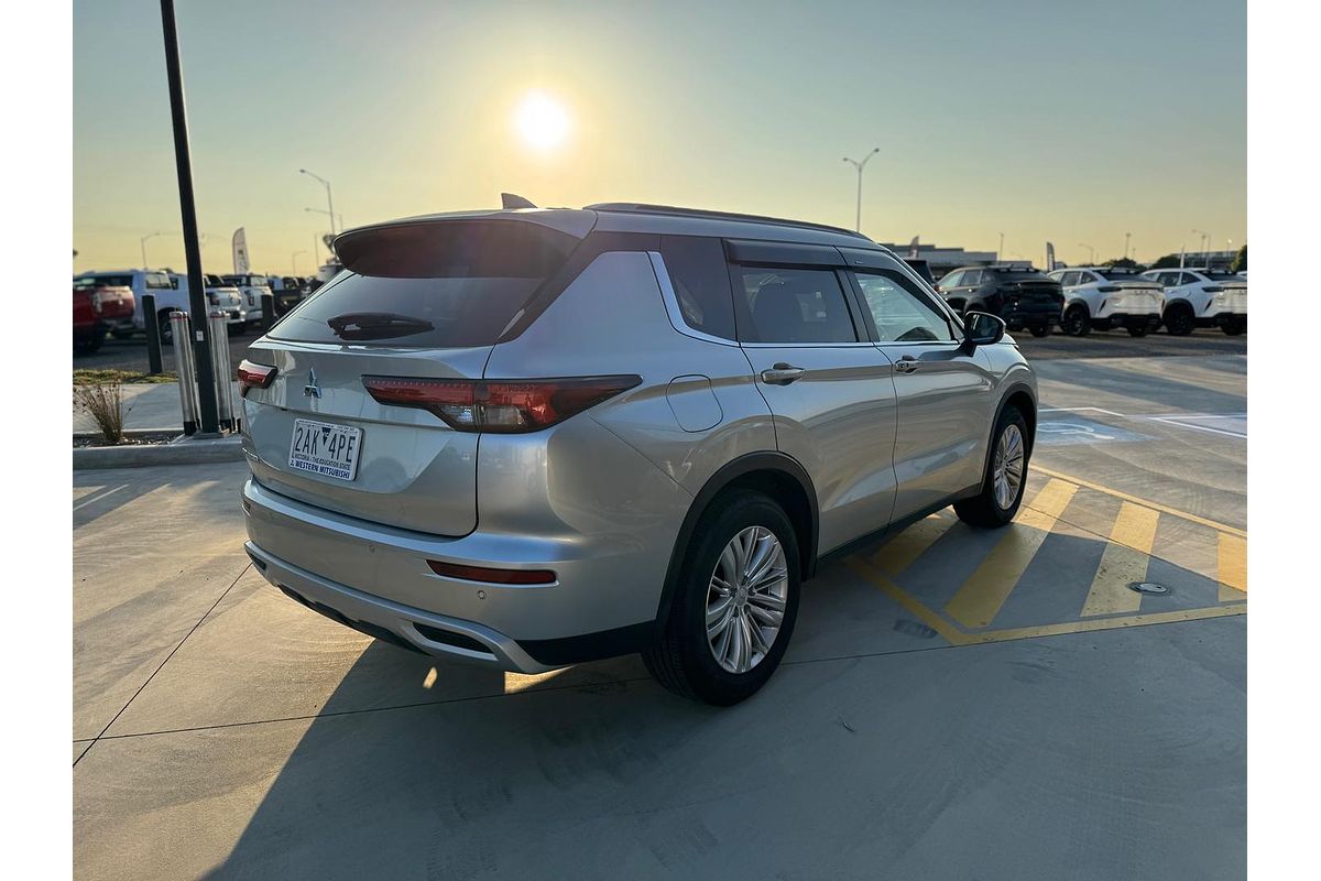 2024 Mitsubishi Outlander LS ZM