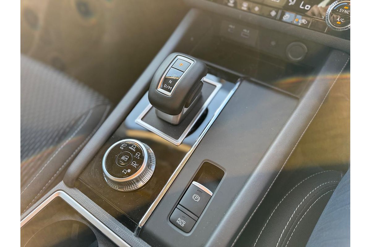 2024 Mitsubishi Outlander LS ZM