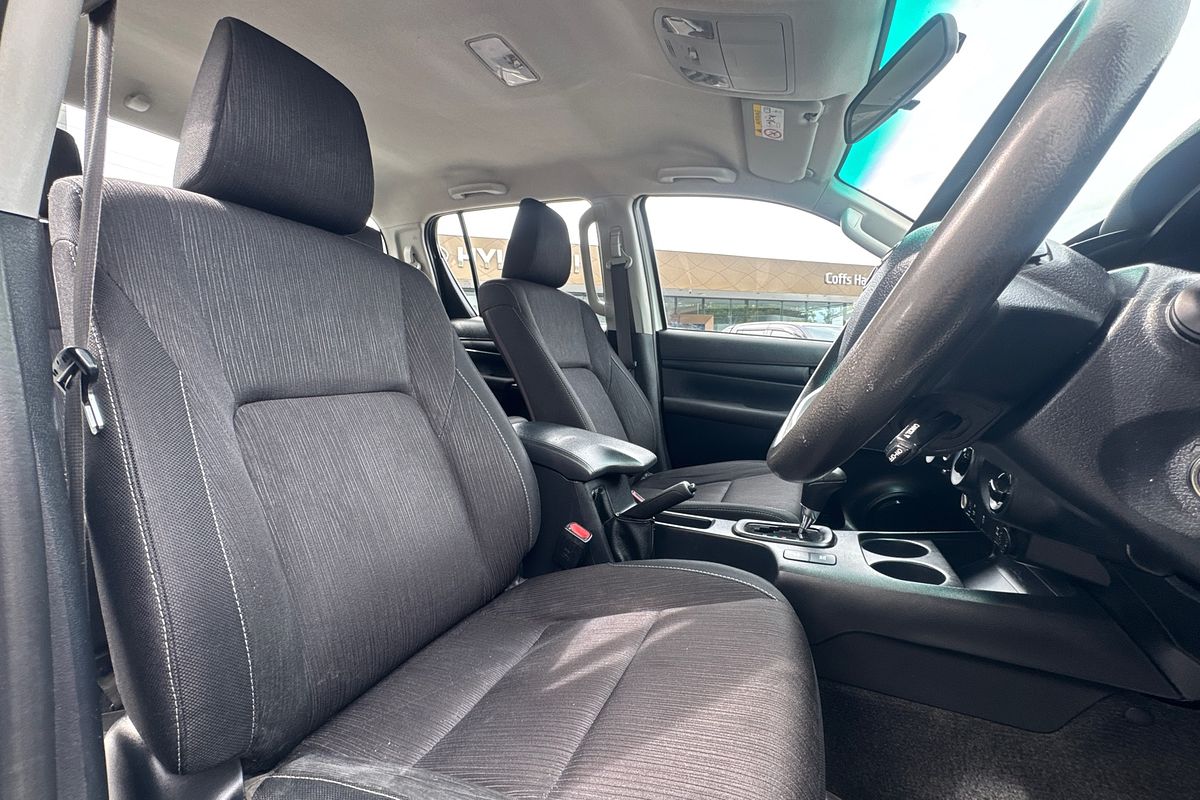 2016 Toyota Hilux SR GUN126R 4X4