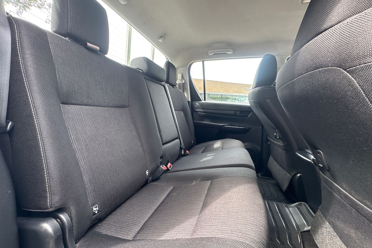 2016 Toyota Hilux SR GUN126R 4X4