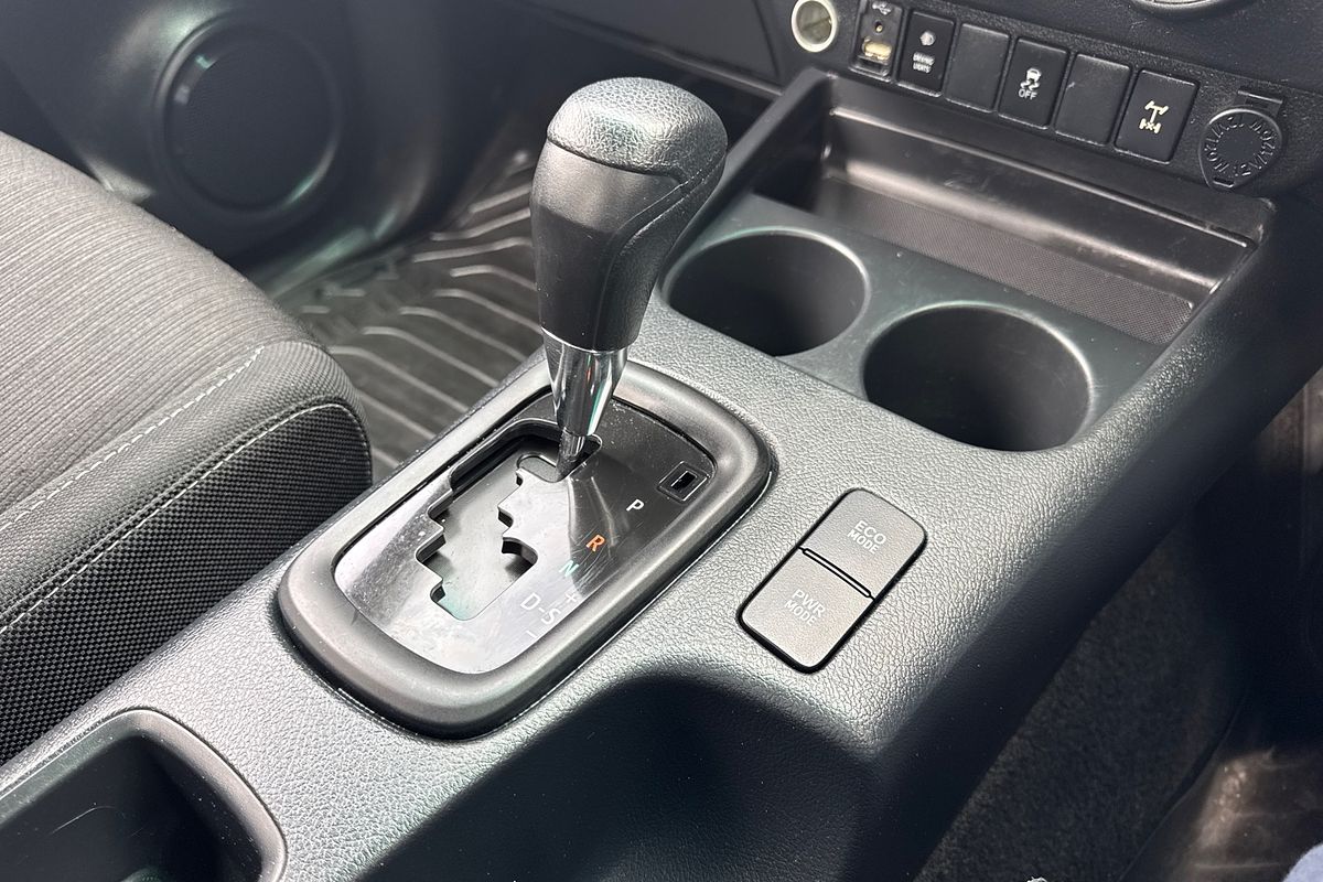 2016 Toyota Hilux SR GUN126R 4X4