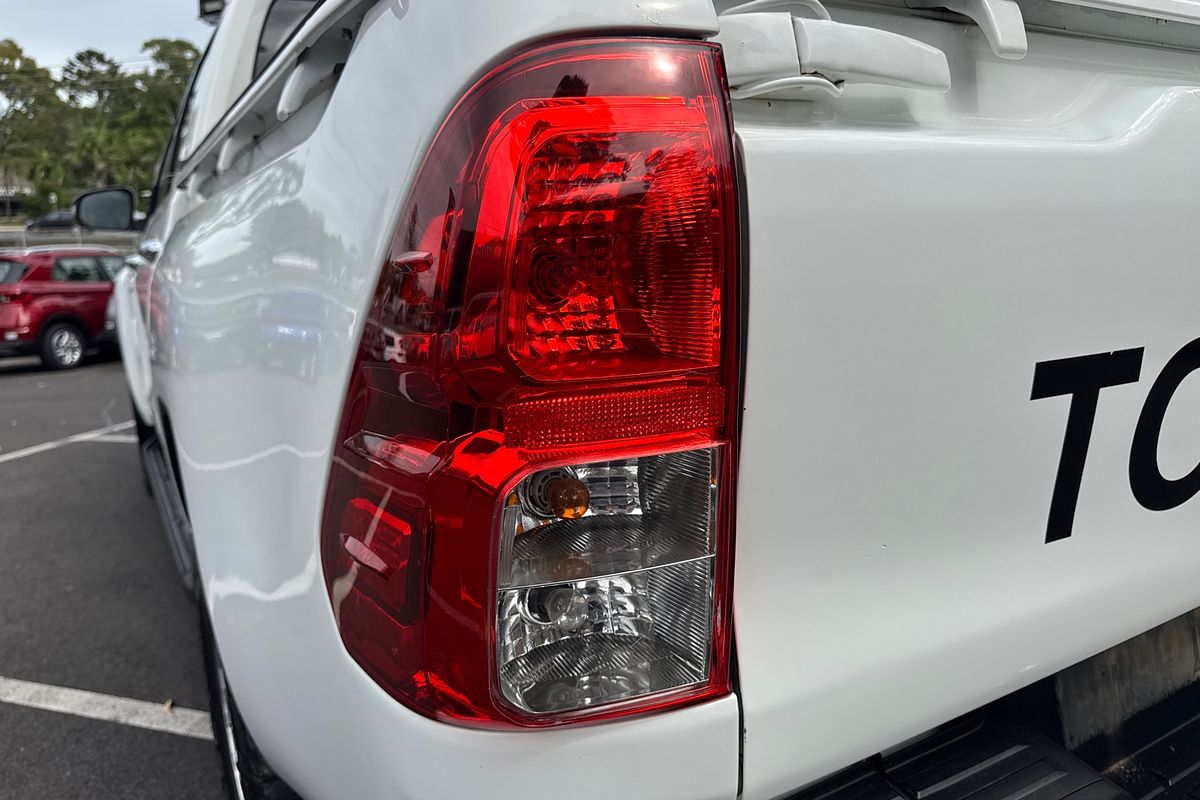2016 Toyota Hilux SR GUN126R 4X4