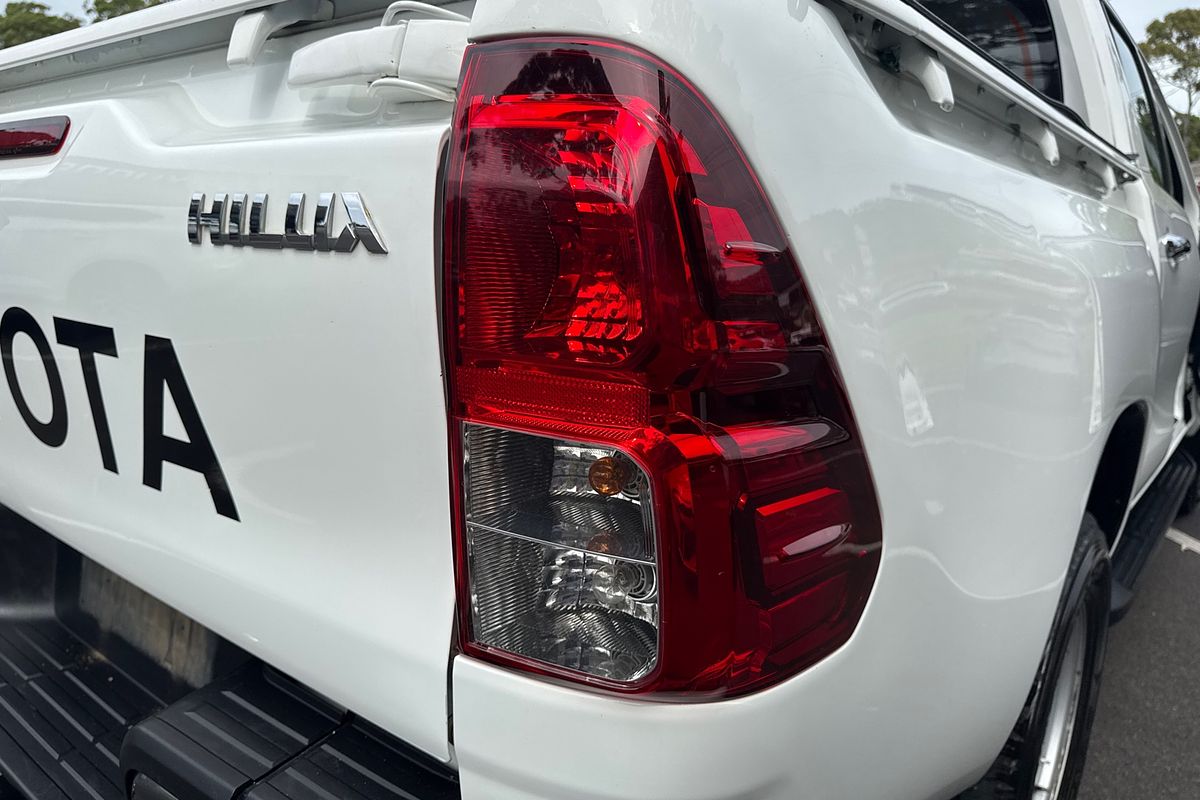 2016 Toyota Hilux SR GUN126R 4X4