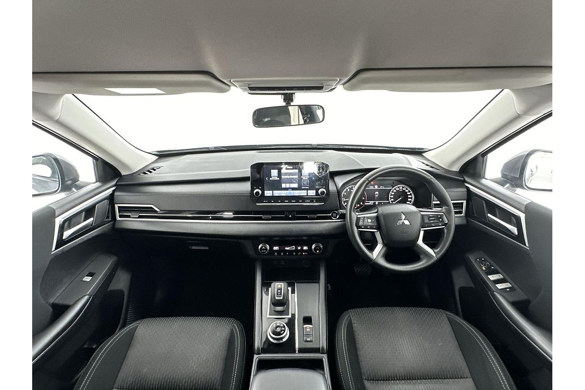2022 Mitsubishi Outlander ES ZM