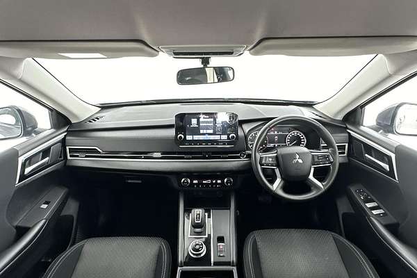 2022 Mitsubishi Outlander ES ZM
