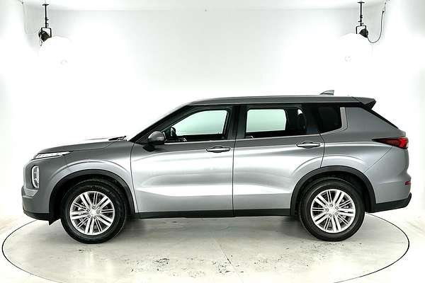 2022 Mitsubishi Outlander ES ZM