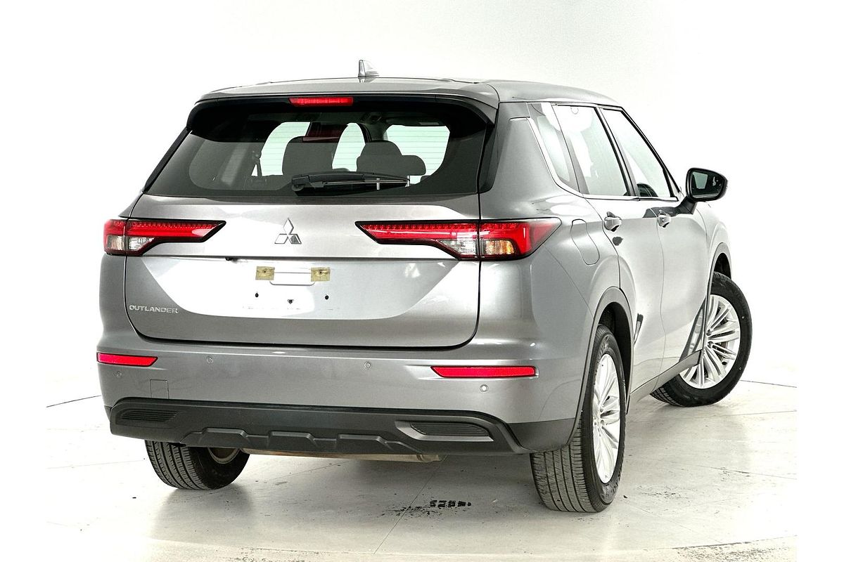 2022 Mitsubishi Outlander ES ZM