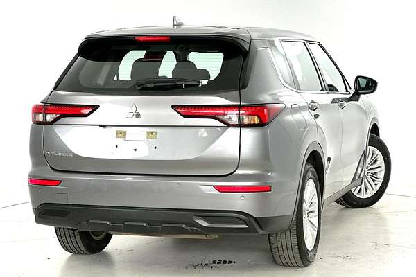2022 Mitsubishi Outlander ES ZM