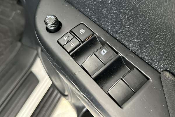 2019 Toyota Hilux SR GUN126R 4X4