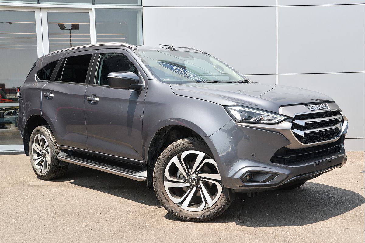2022 Isuzu MU-X LS-T