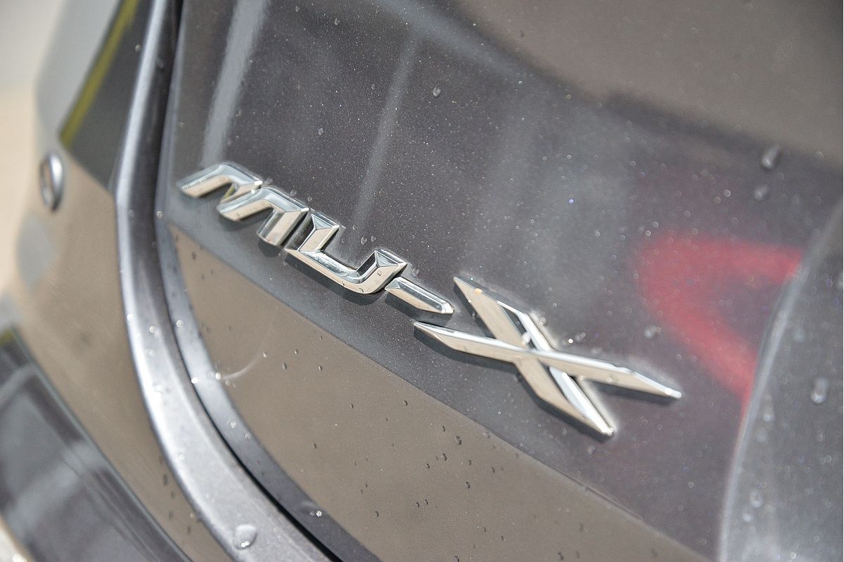 2022 Isuzu MU-X LS-T