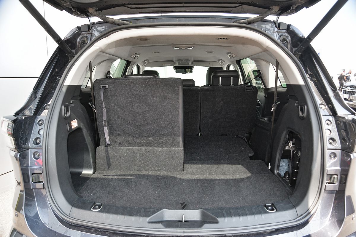 2022 Isuzu MU-X LS-T