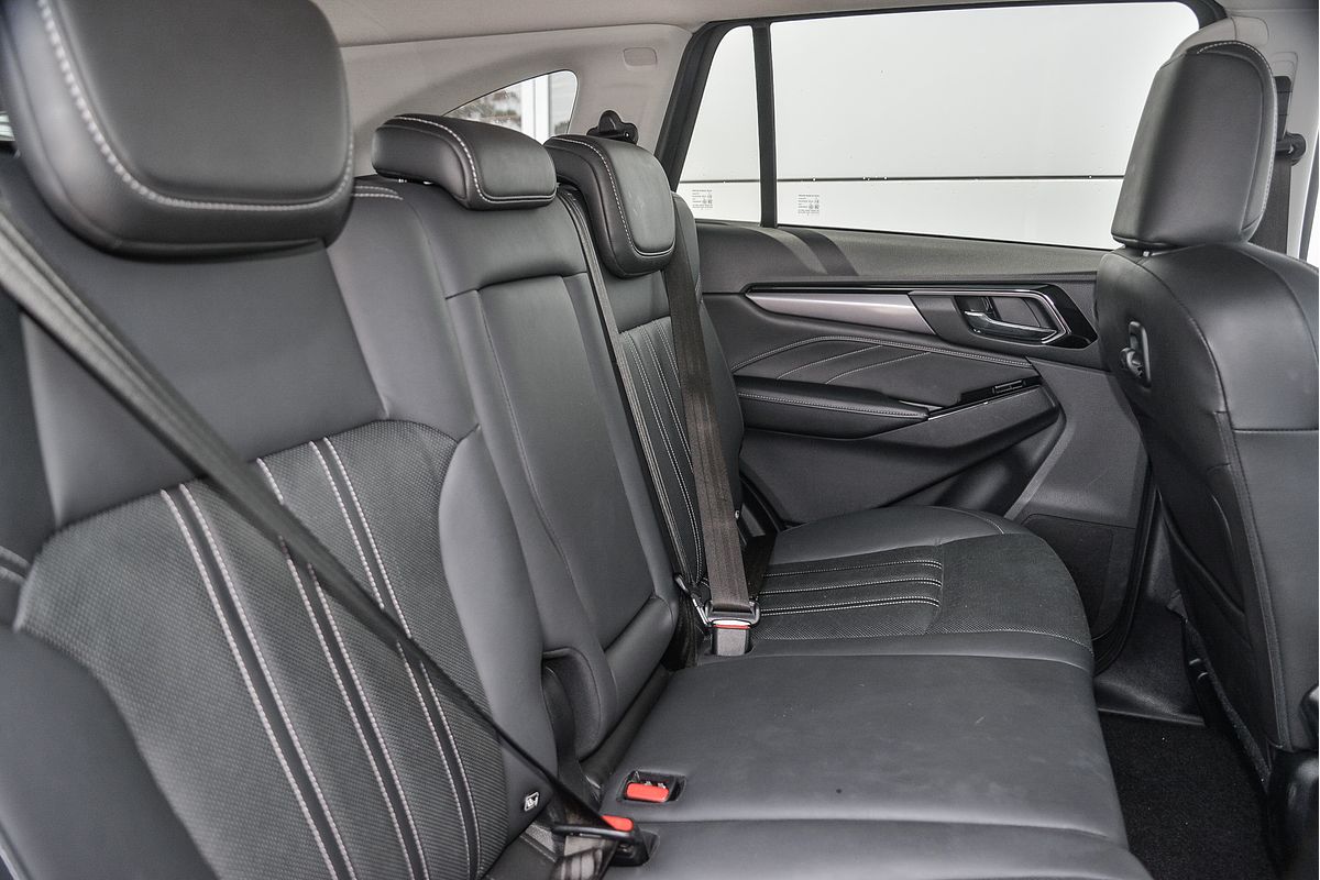 2022 Isuzu MU-X LS-T