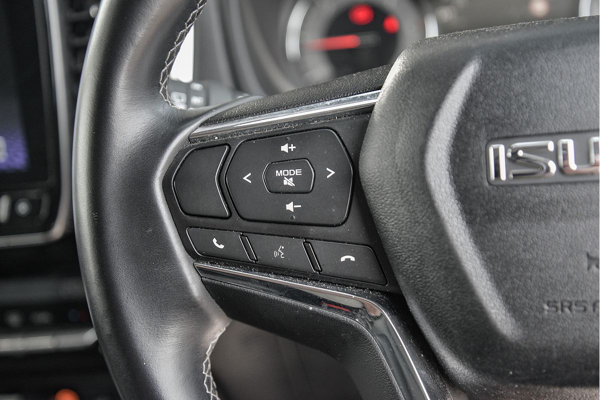2022 Isuzu MU-X LS-T