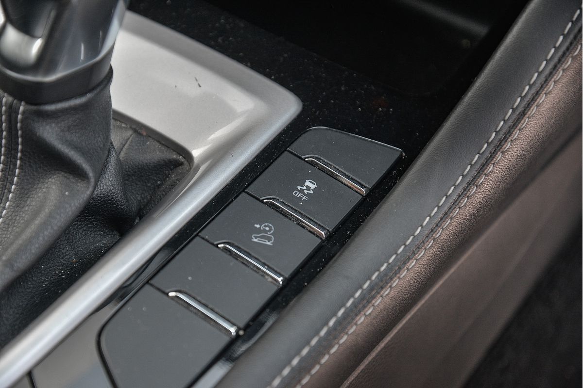 2022 Isuzu MU-X LS-T