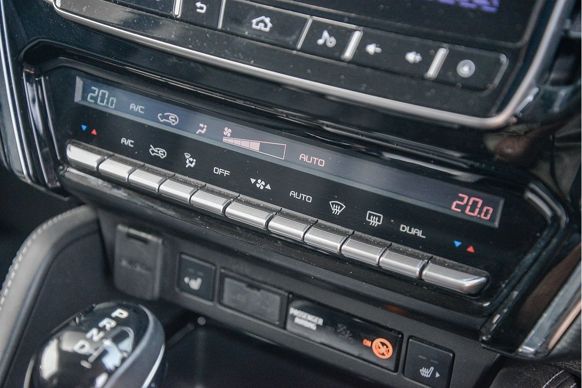 2022 Isuzu MU-X LS-T