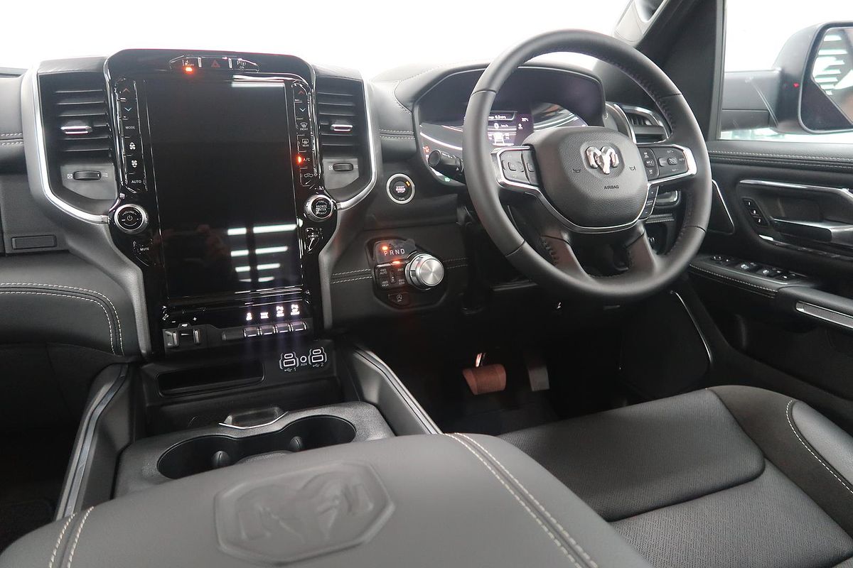 2024 RAM 1500 Laramie Sport RamBox DT 4X4 SWB
