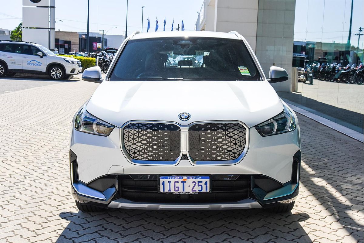 2024 BMW iX1 eDrive20 xLine U11