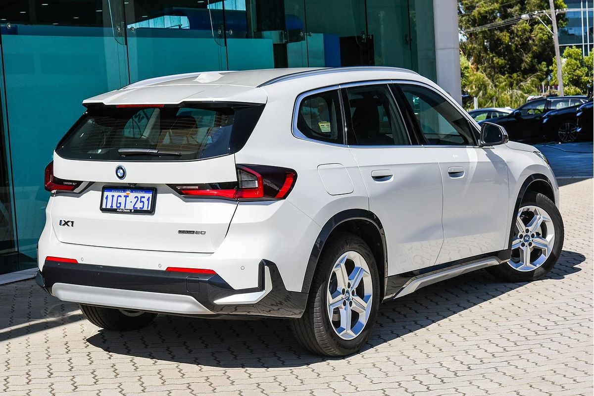 2024 BMW iX1 eDrive20 xLine U11