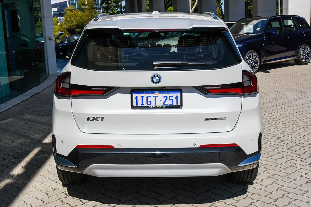 2024 BMW iX1 eDrive20 xLine U11