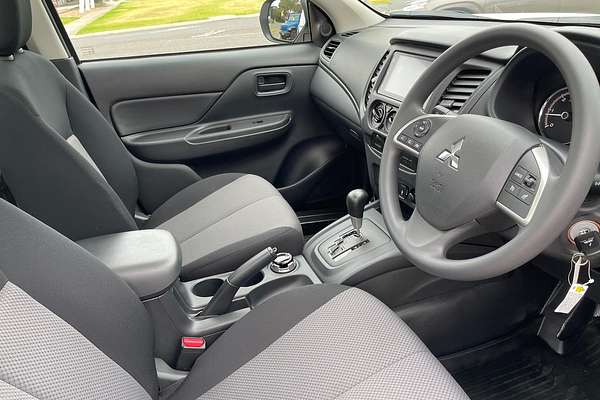 2023 Mitsubishi Triton GLX MR 4X4