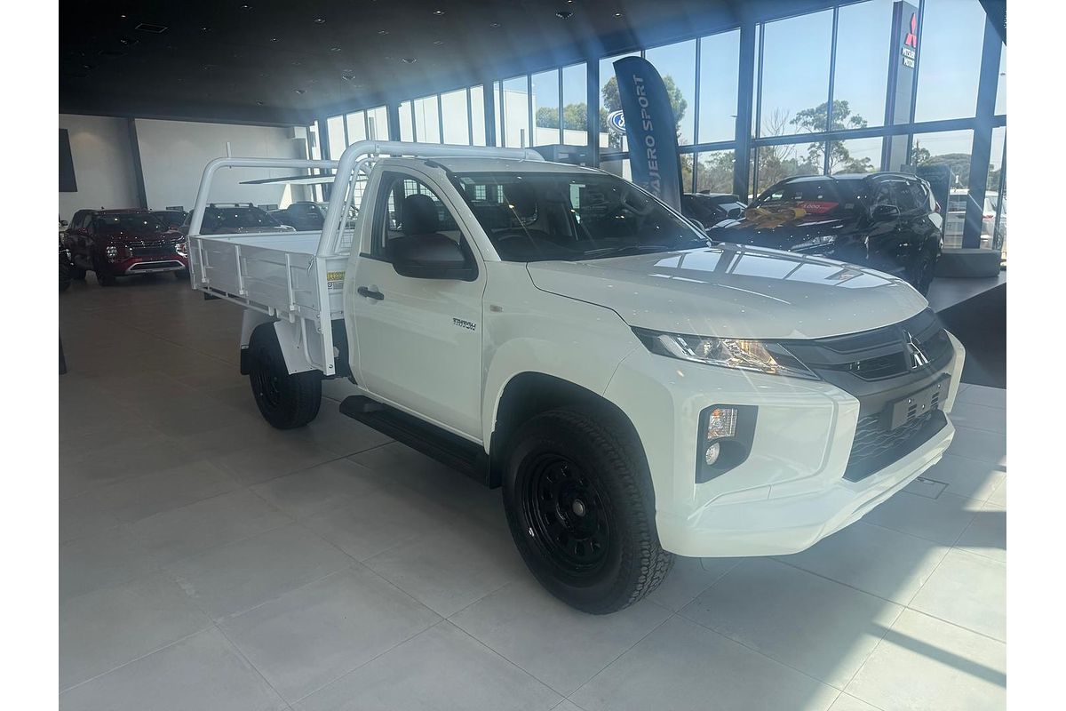 2023 Mitsubishi Triton GLX MR 4X4
