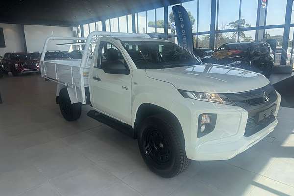 2023 Mitsubishi Triton GLX MR 4X4