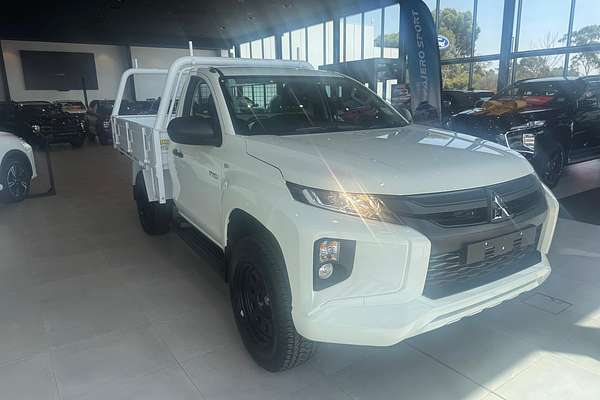 2023 Mitsubishi Triton GLX MR 4X4
