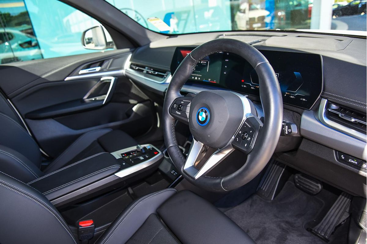 2024 BMW iX1 eDrive20 xLine U11