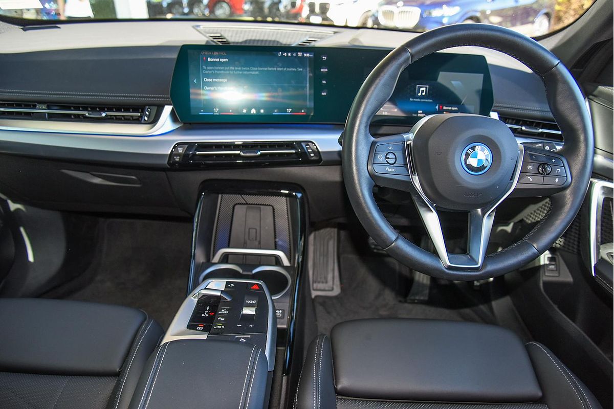 2024 BMW iX1 eDrive20 xLine U11