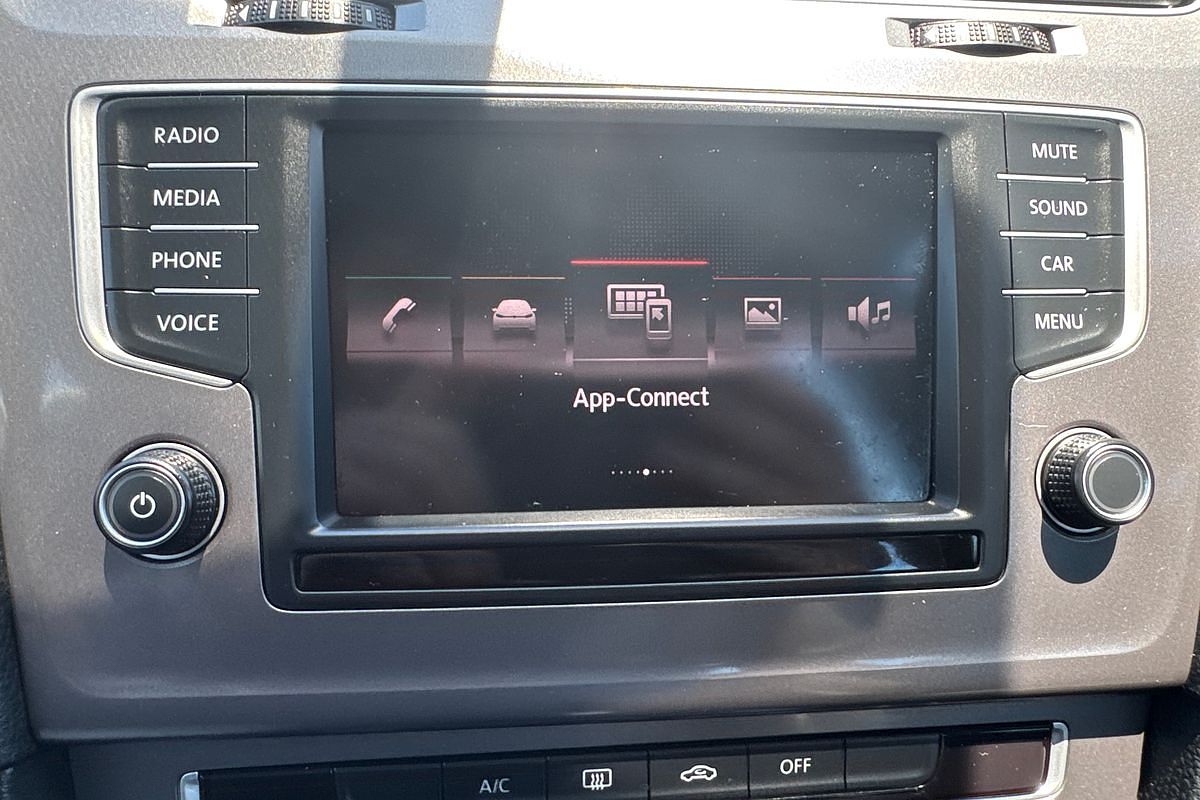 2015 Volkswagen Golf 92TSI 7