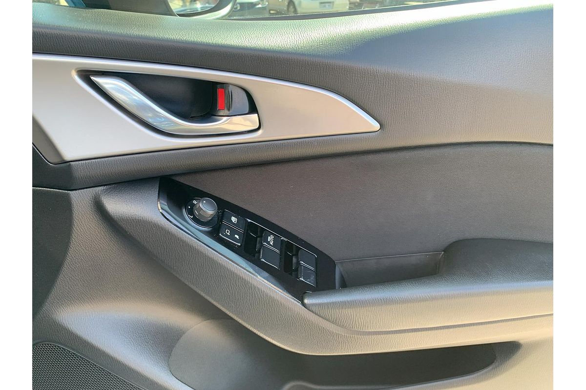 2018 Mazda 3 Neo Sport BN Series
