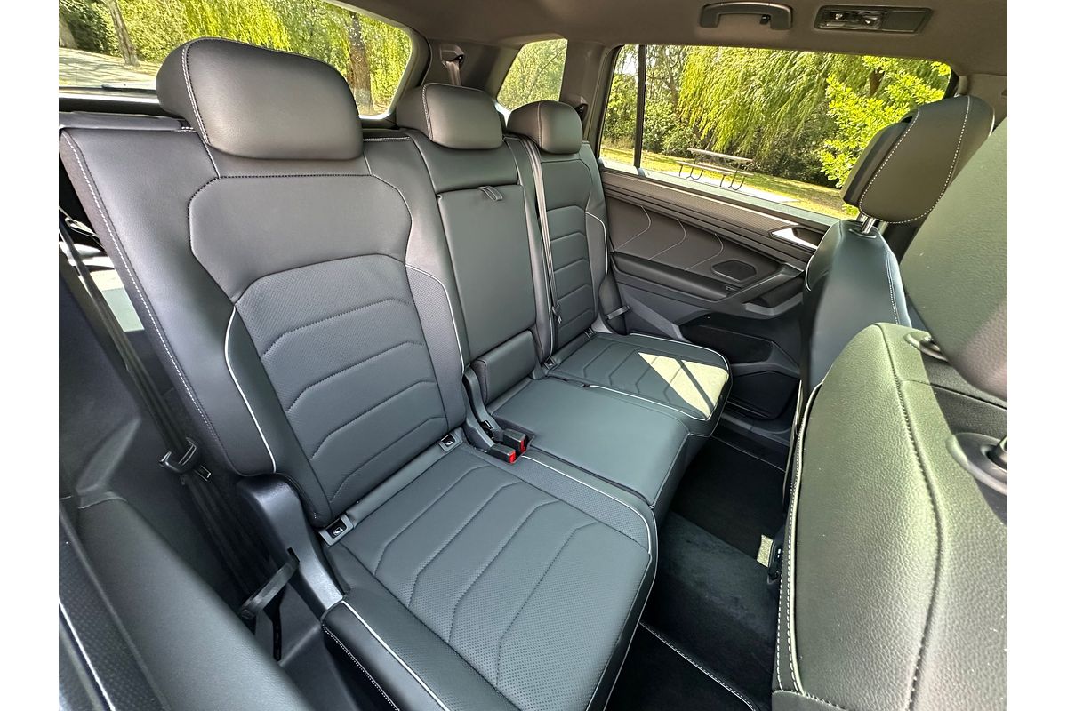2024 Volkswagen Tiguan Wolfsburg Edition Allspace 5N