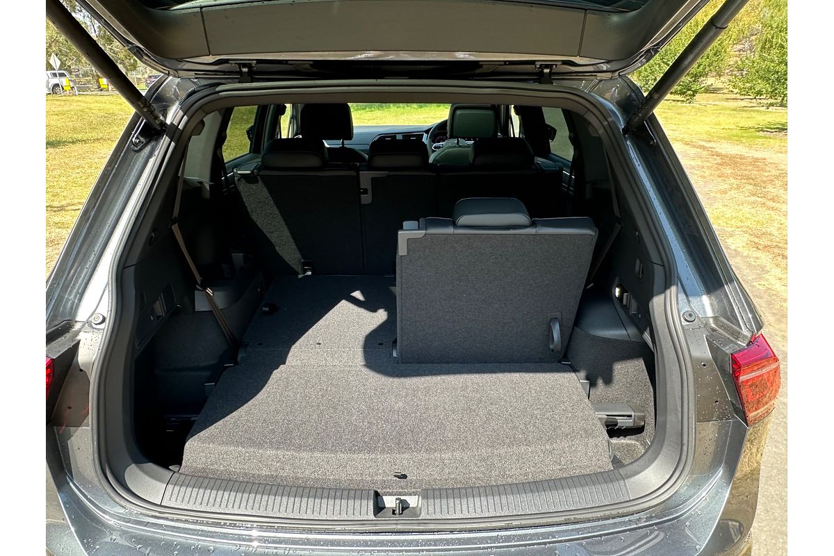 2024 Volkswagen Tiguan Wolfsburg Edition Allspace 5N