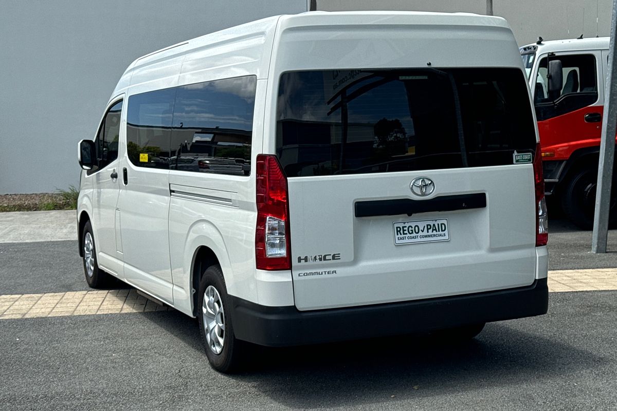 2022 Toyota Hiace Commuter GDH322R