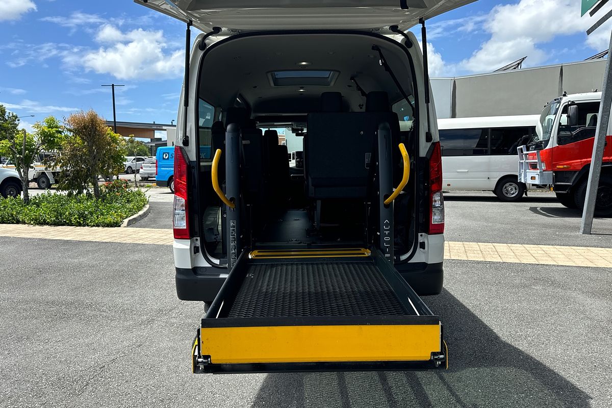 2022 Toyota Hiace Commuter GDH322R