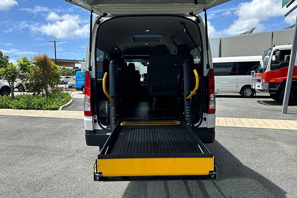 2022 Toyota Hiace Commuter GDH322R