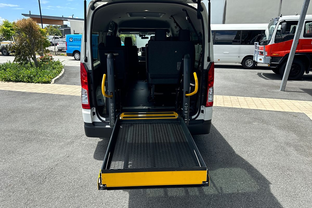 2022 Toyota Hiace Commuter GDH322R