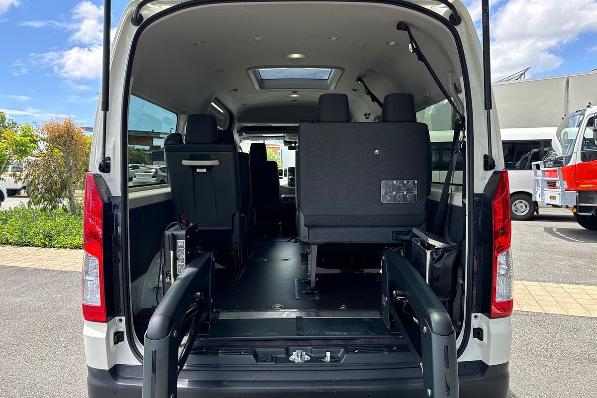 2022 Toyota Hiace Commuter GDH322R